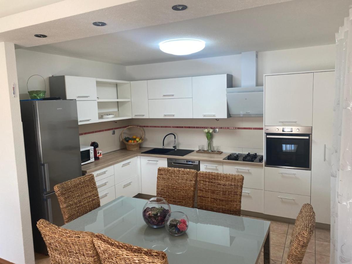 Apartment Tina 로고즈니차 외부 사진